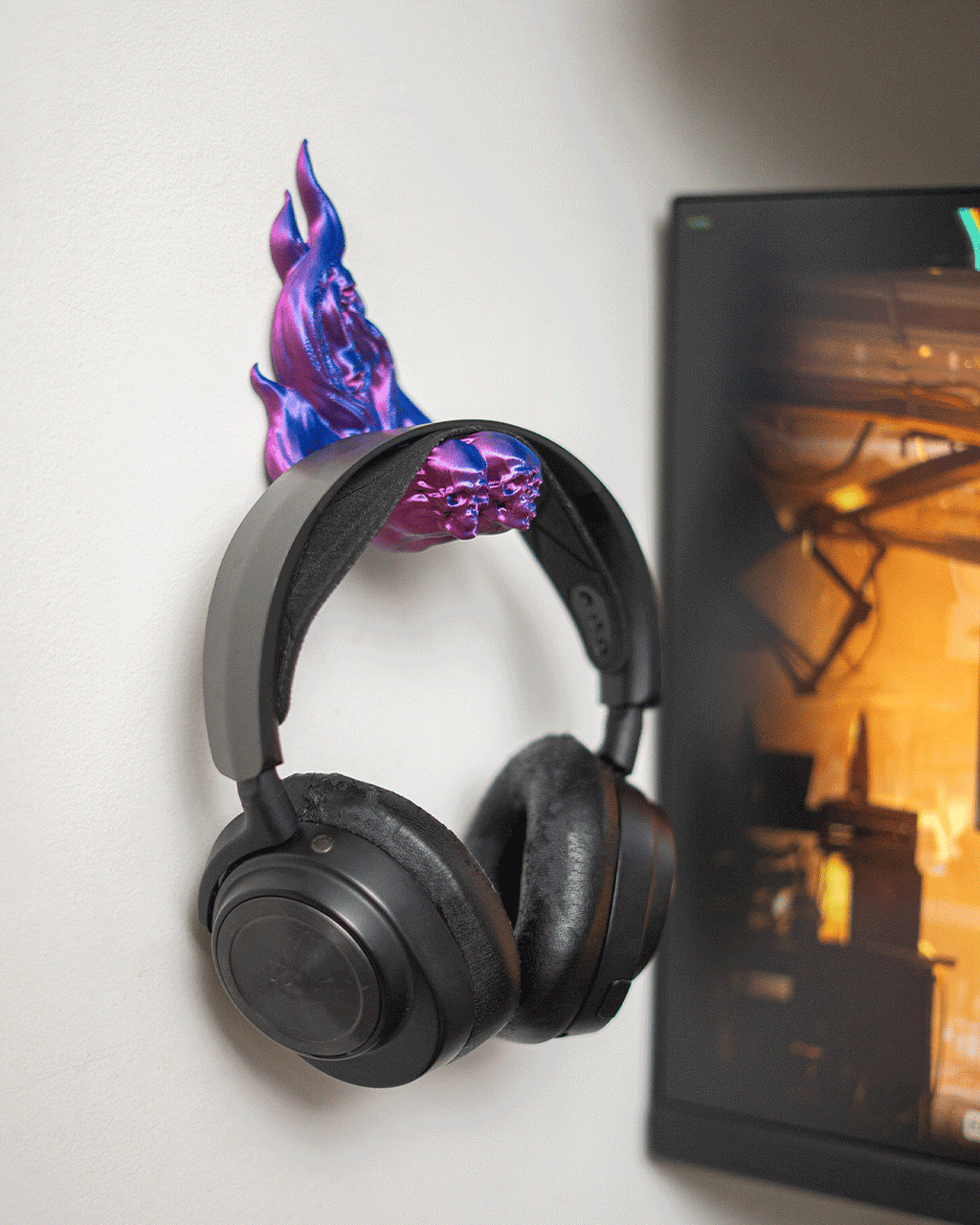 Dark Ember - Headphone Holder