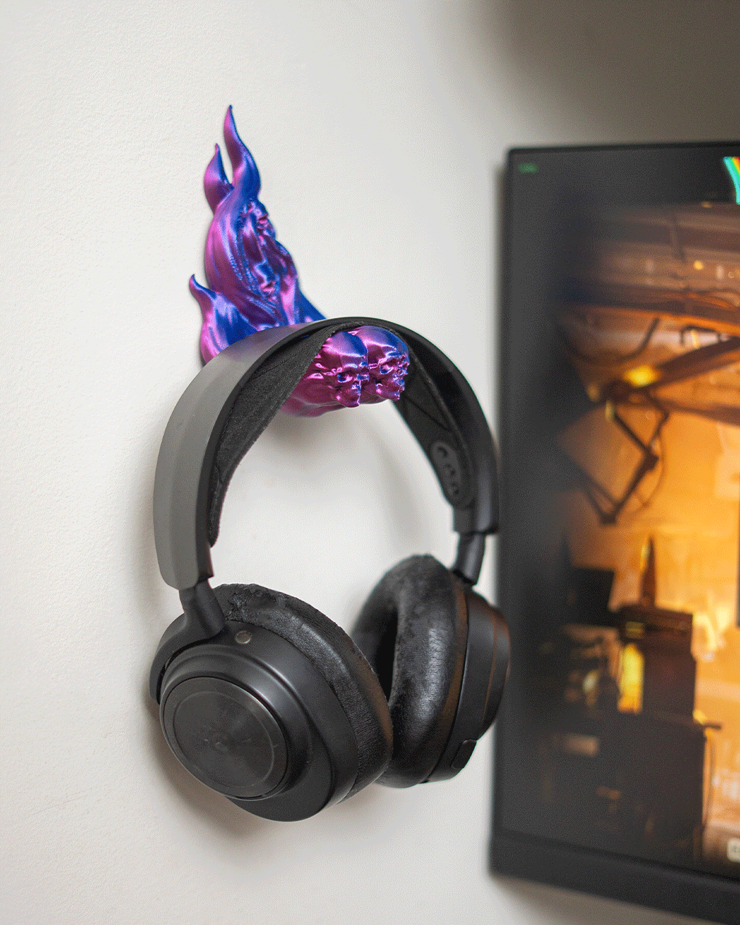 Dark Ember - Headphone Holder