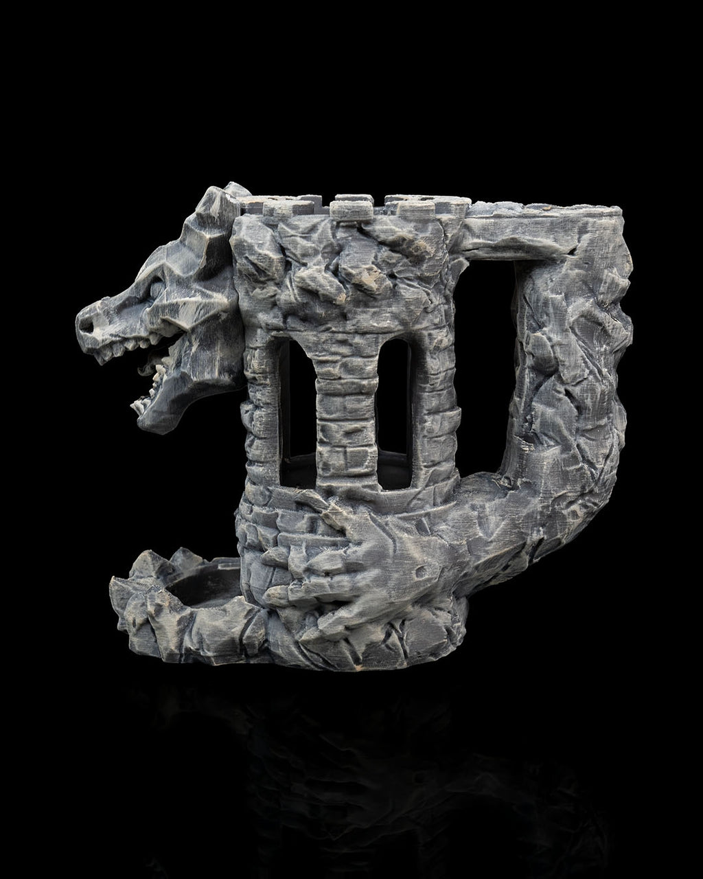 Porte-gobelet et tour à dés de la Forteresse du Dragon
