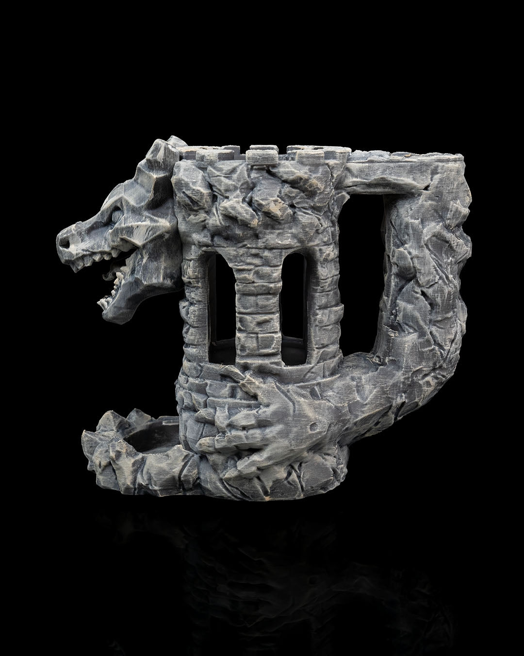 Porte-gobelet et tour à dés de la Forteresse du Dragon