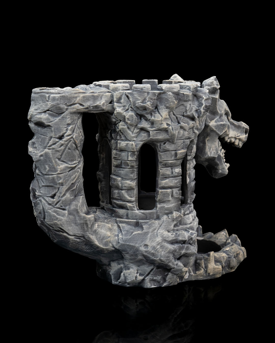 Porte-gobelet et tour à dés de la Forteresse du Dragon