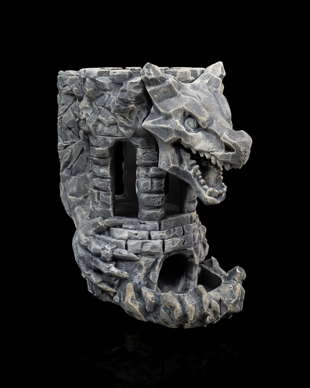 Porte-gobelet et tour à dés de la Forteresse du Dragon