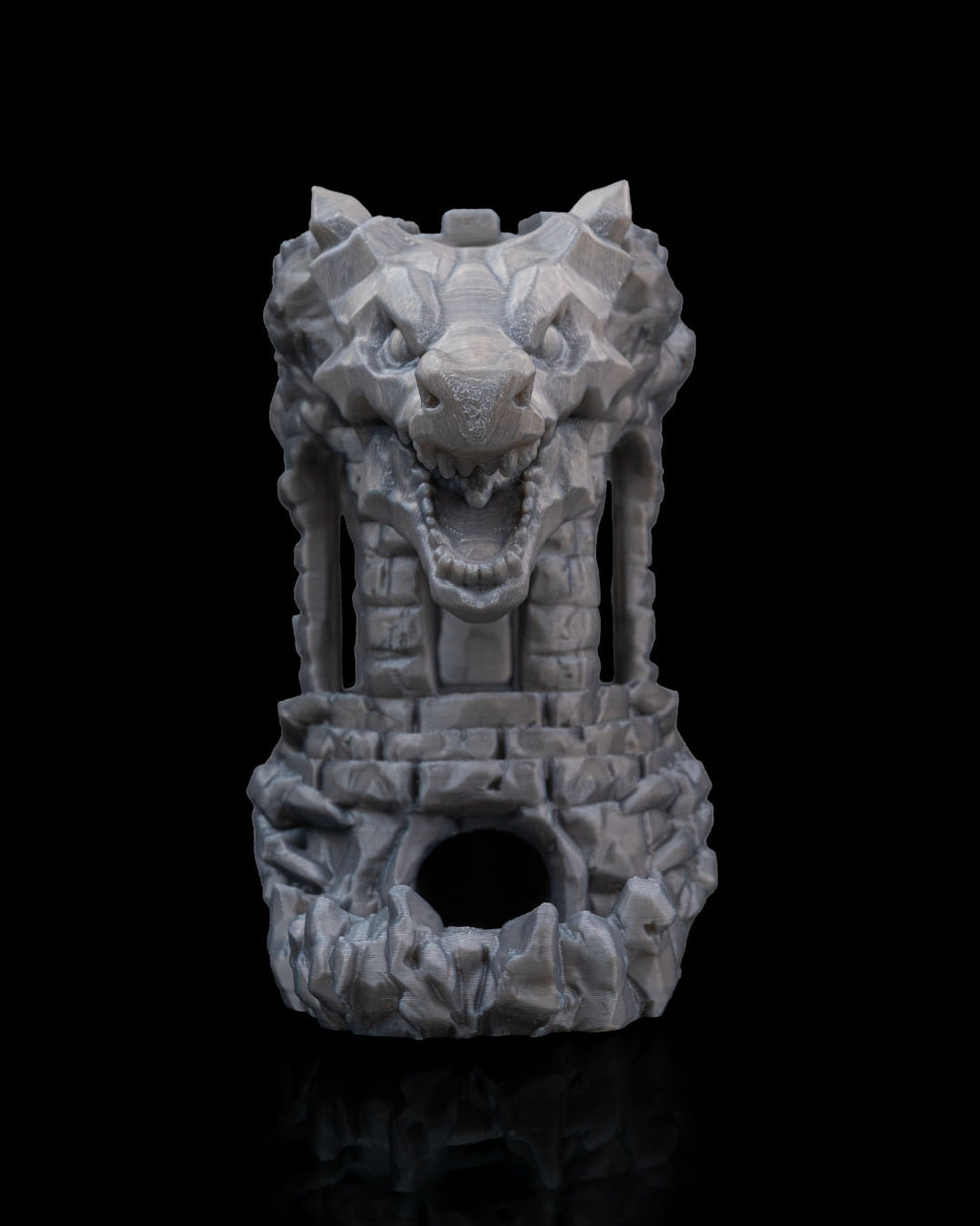Porte-gobelet et tour à dés de la Forteresse du Dragon