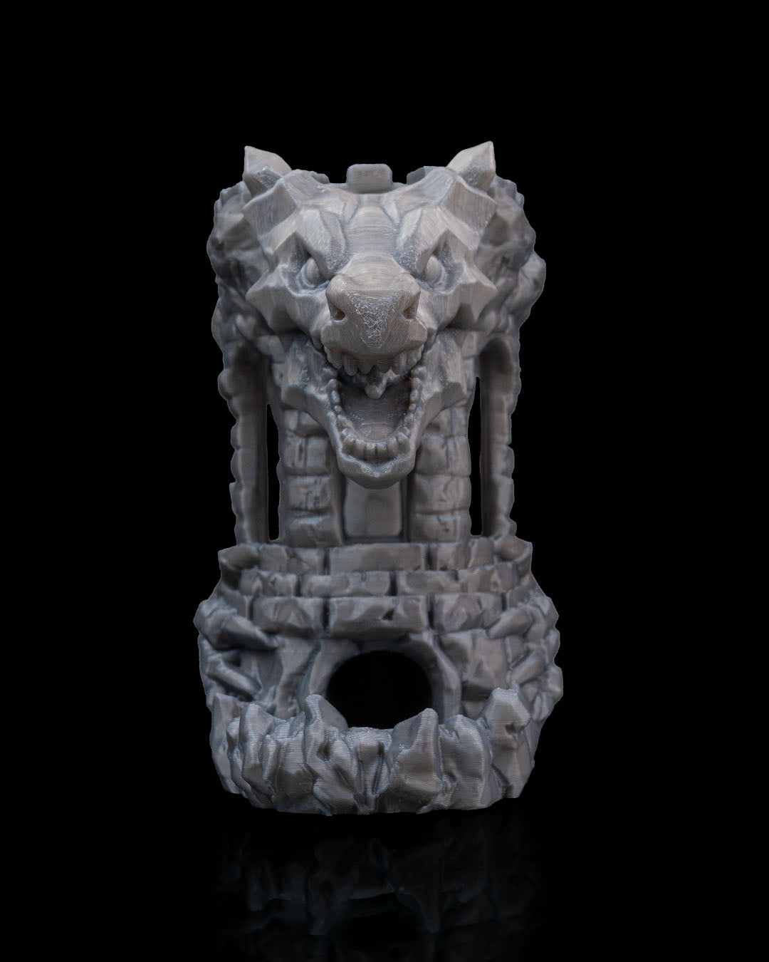 Porte-gobelet et tour à dés de la Forteresse du Dragon