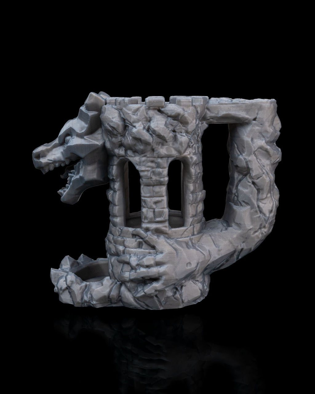 Porte-gobelet et tour à dés de la Forteresse du Dragon